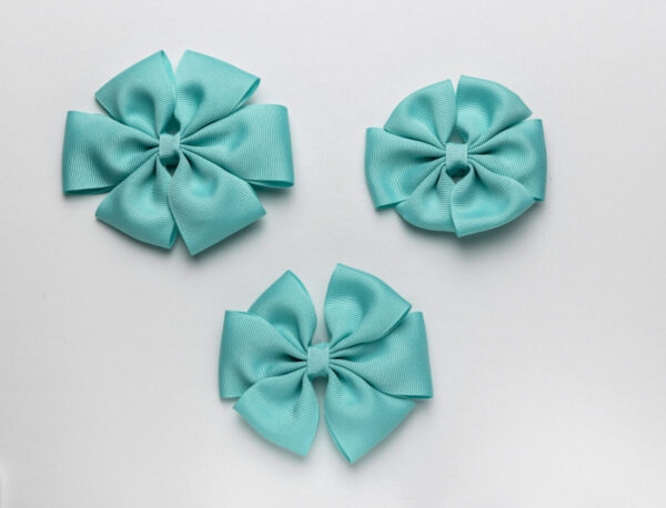 Aqua bows